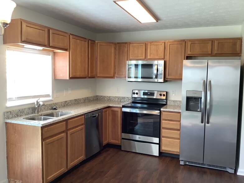 Building Photo - 945 Atmore Pl