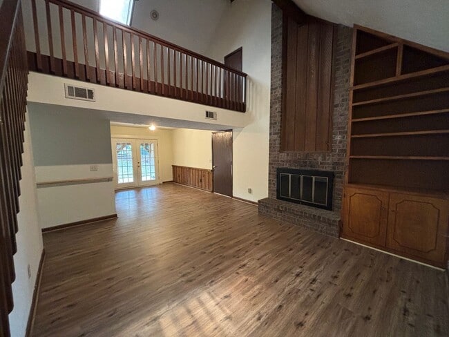 Building Photo - 1132 Eagle Cir