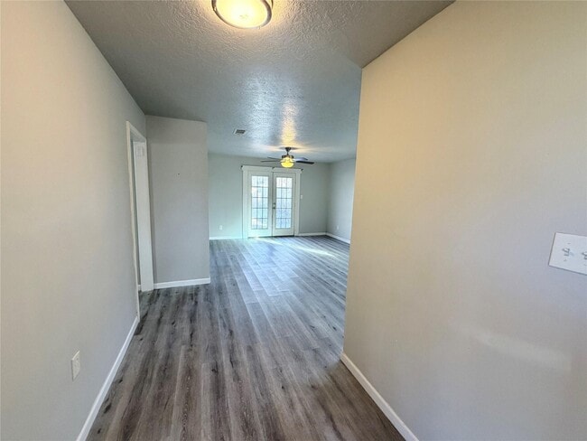 Building Photo - 214 S Texas St