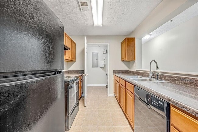 Building Photo - 13202 Fairington Ridge Cir