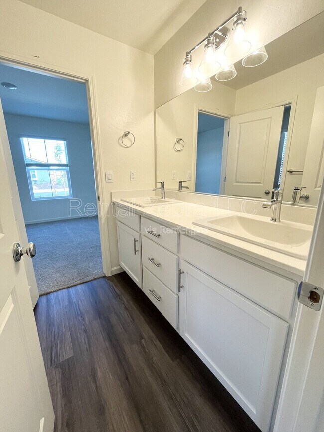 Building Photo - 4075 Cinnabar Ct