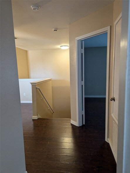 Building Photo - 8820 Wagon Trail