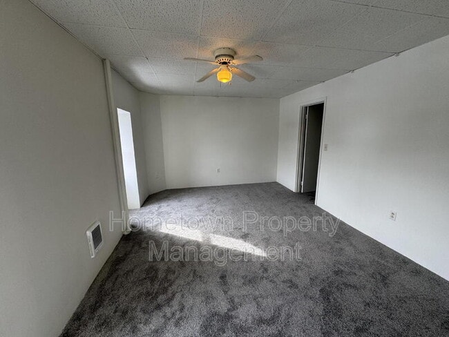 Building Photo - 1109 E Philadelphia St