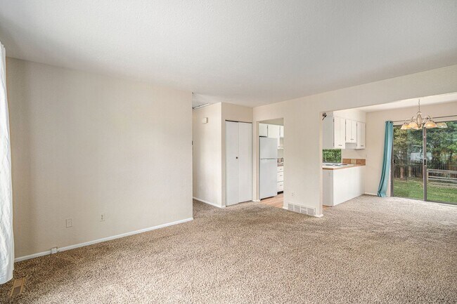 Building Photo - Updated 4-Bedroom Home in Village East – Available Now!