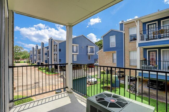 Building Photo - 18515 Egret Bay Blvd