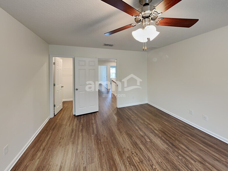 Building Photo - 212 W Jayce Way