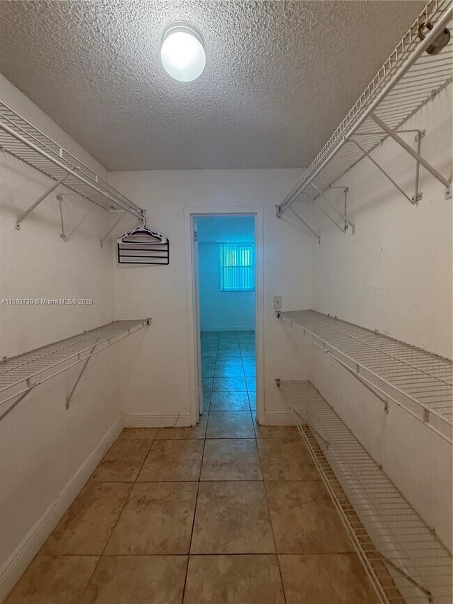 Building Photo - 1805 Sans Souci Blvd