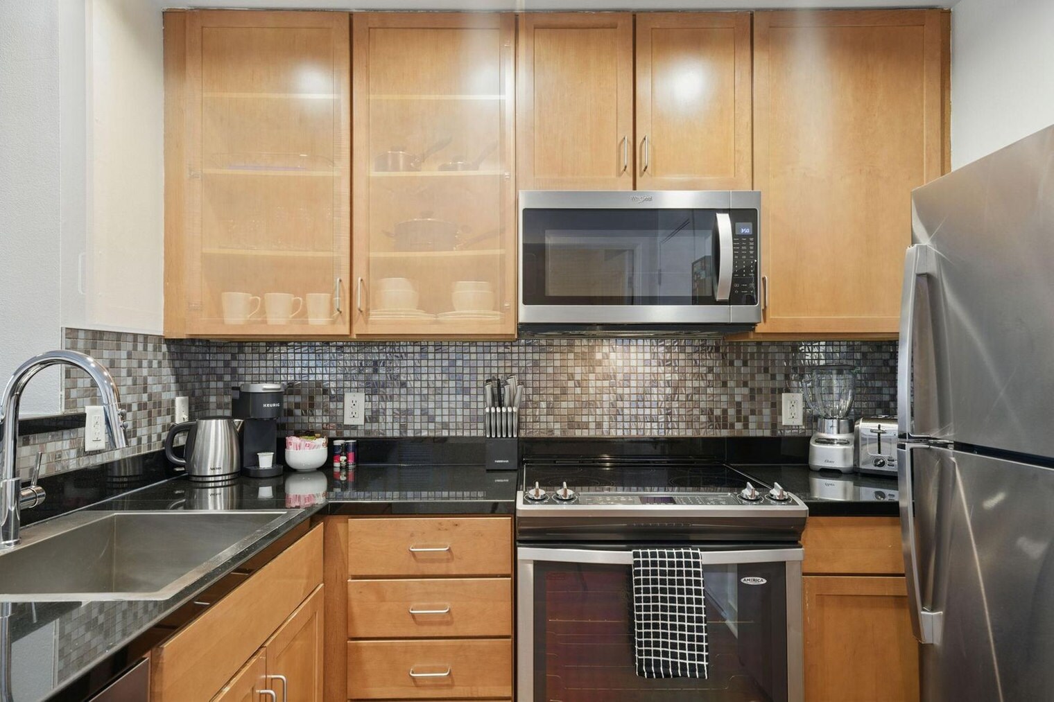 Building Photo - 355 Berry St