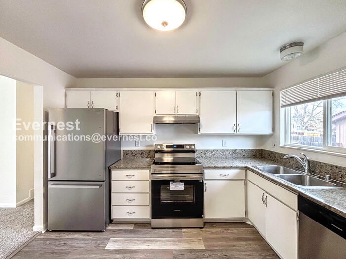 Building Photo - 739 43rd Ave