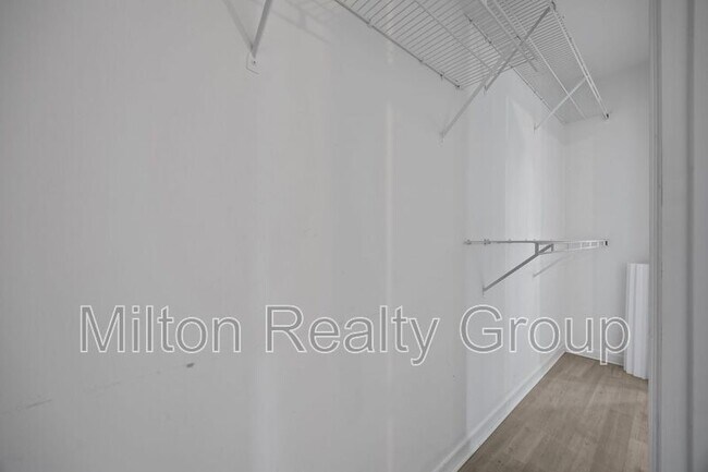 Building Photo - 1421 Matilda Ct