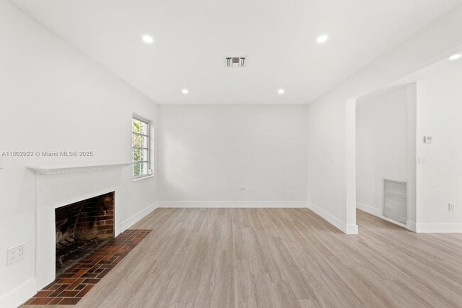 Building Photo - 4080 Hardie Ave