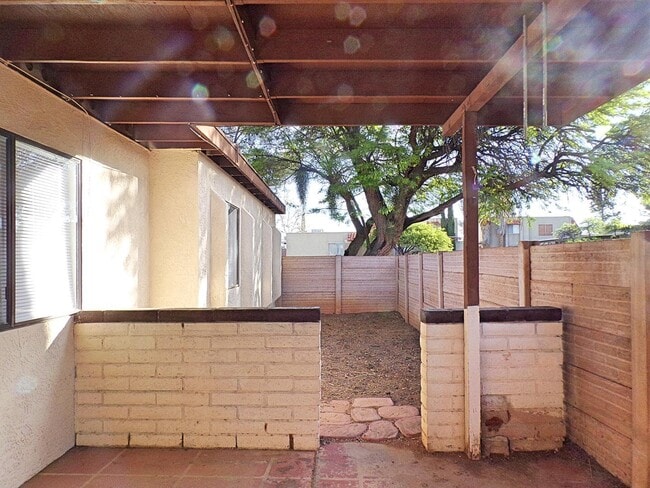 Building Photo - 4232 Ave Palermo