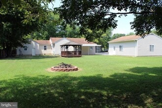 Building Photo - 6031 Rosedale Dr