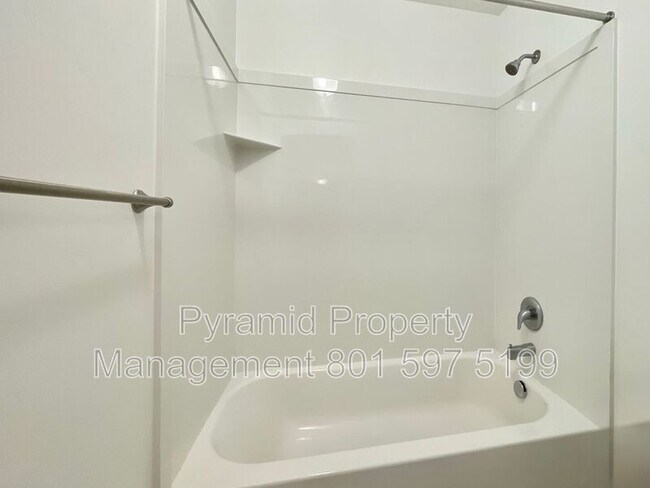 Building Photo - 836 E 340 S