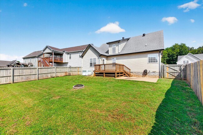 Building Photo - 645 Fox Hound Dr