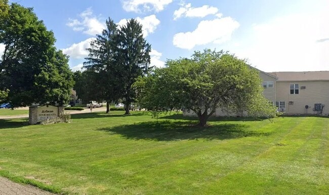 Building Photo - 170 E 2nd St