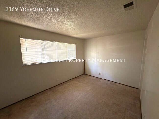 Building Photo - 2169 Yosemite Dr