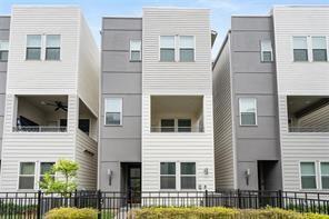 Building Photo - 2737 Clinton Dr