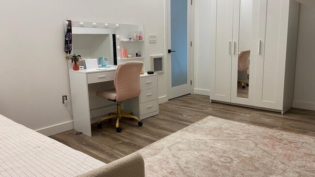 Building Photo - 22990 SW 156th Ave