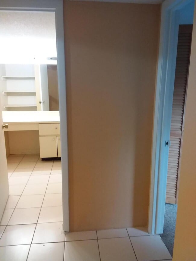 Building Photo - 1458 N Lawnwood Cir