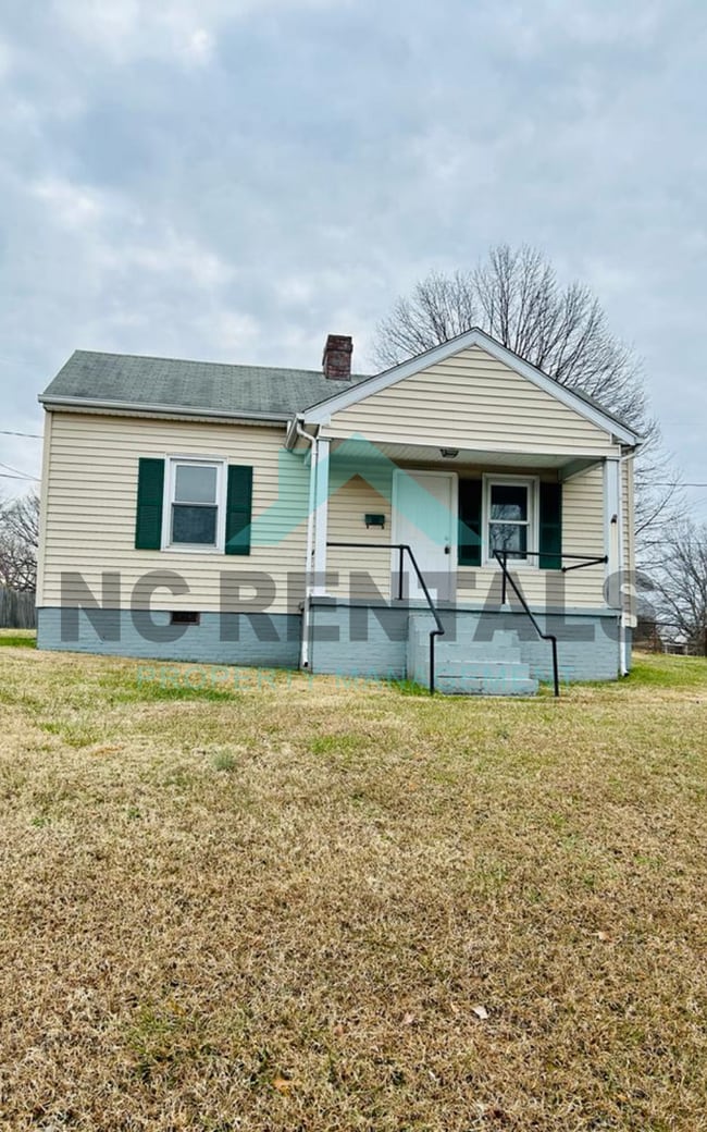 Building Photo - 1302 Cypress St