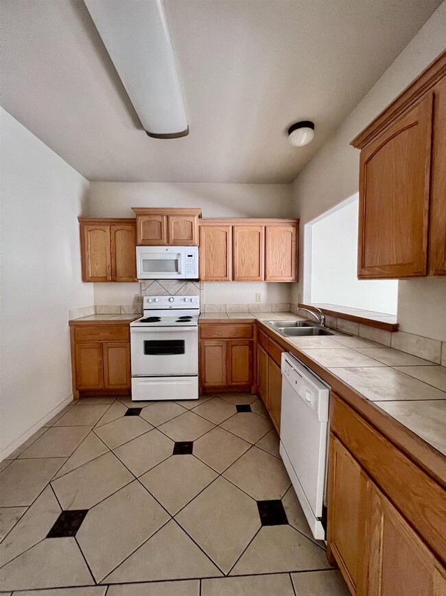 Building Photo - 9804 Cantera Ct