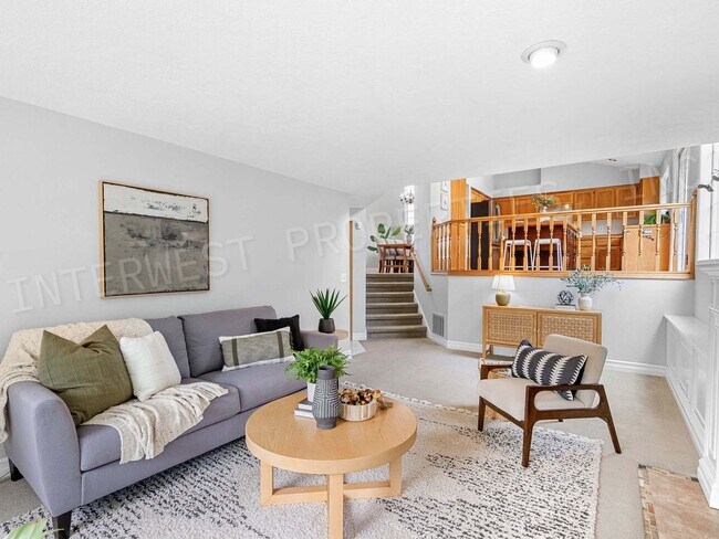 Building Photo - 4+ Bedroom Tigard Home With a Beautiful Vi...