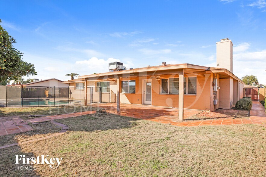 Building Photo - 4845 W Las Palmaritas Dr