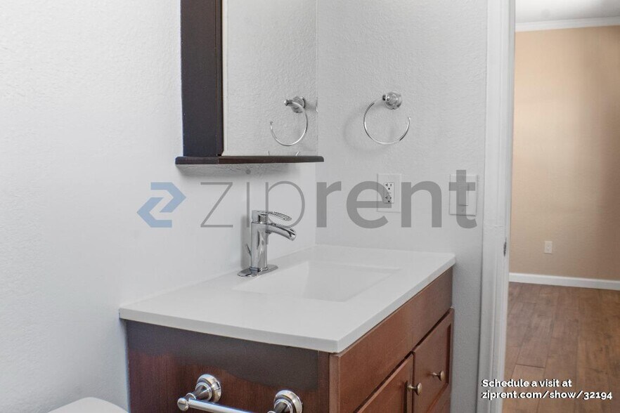 Building Photo - 11865 Ambrosio Dr