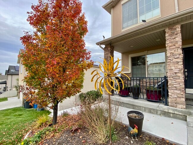 Building Photo - 3558 Sharp Shinned Trail