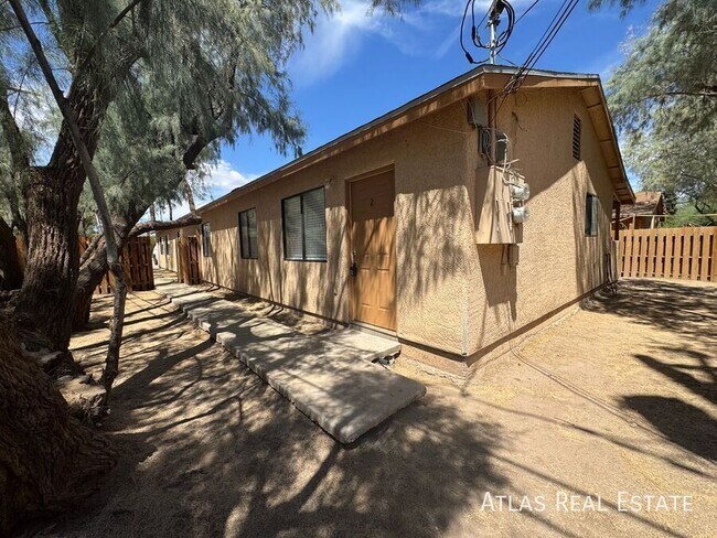 Building Photo - 506 N Iroquois Ave