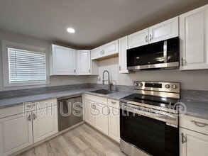 Building Photo - 315 Moser Ave