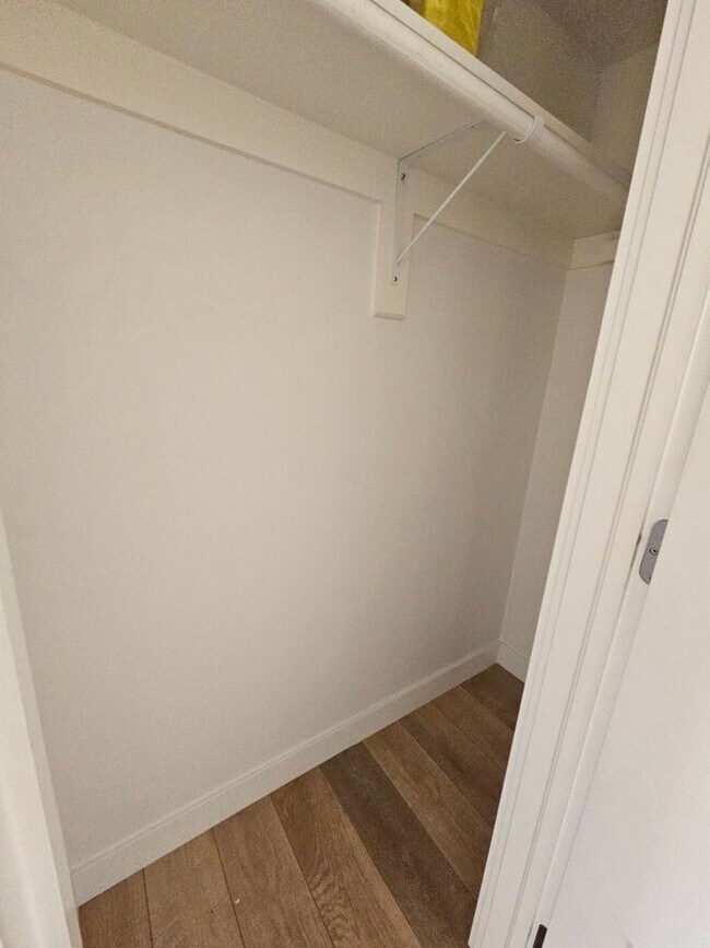 Building Photo - Cherry Creek Beautiful and Bright 1 Bed 1 Bath Condo