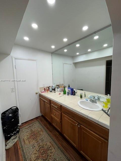 Building Photo - 6010 S Falls Cir Dr