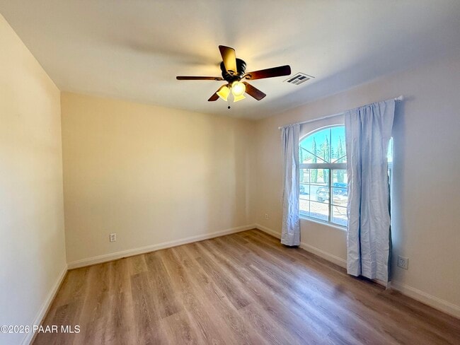 Building Photo - 8561 E Posse Cir