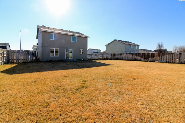 Building Photo - 3 Bed/2.5 Bath House in West Pasco