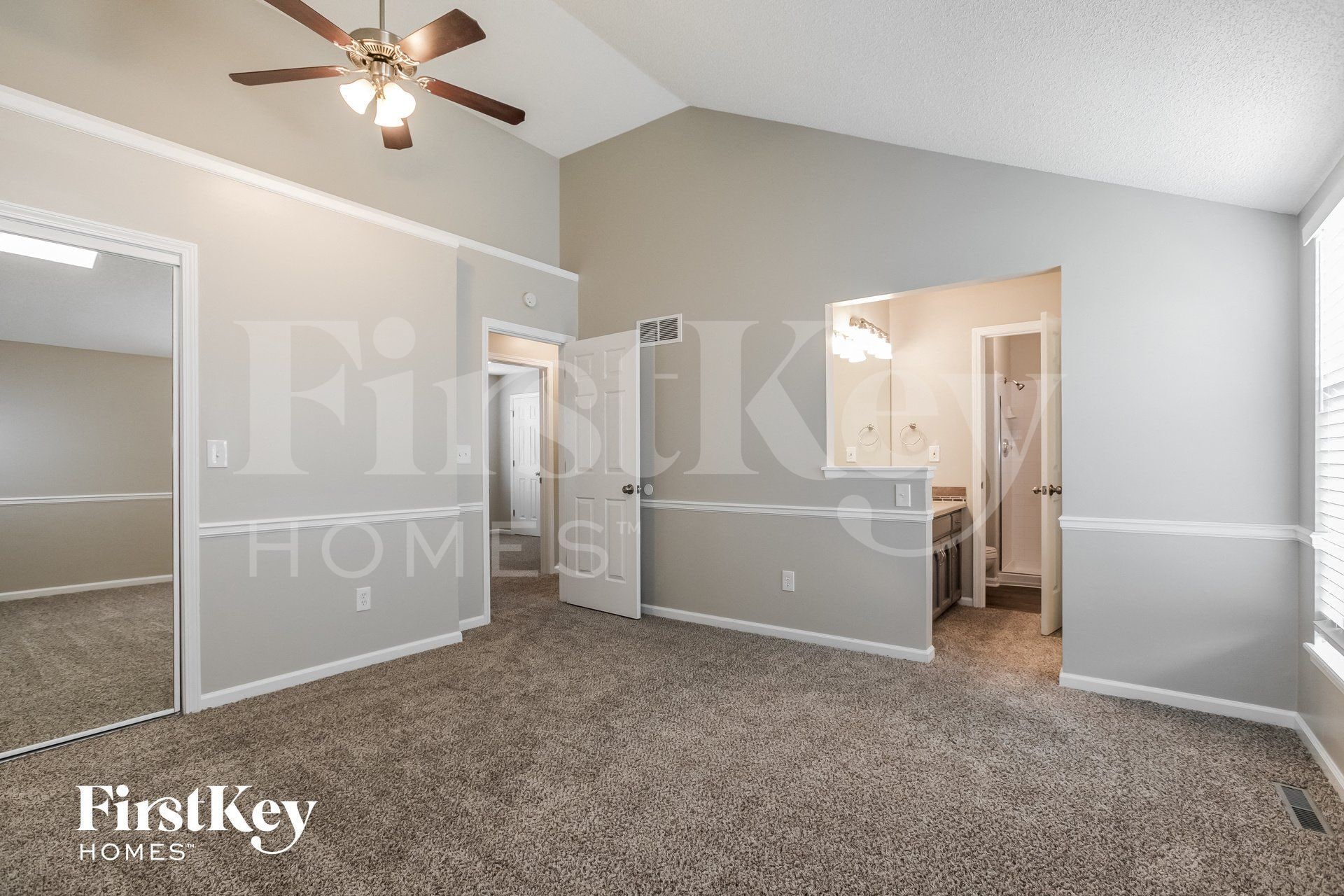 Building Photo - 1529 NE Auburn Dr