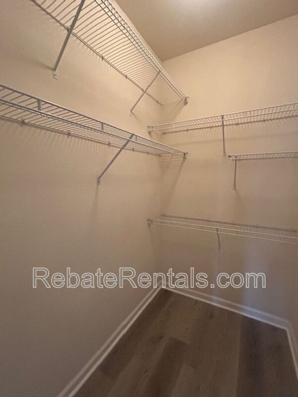 Building Photo - 8290 Gate Pkwy W