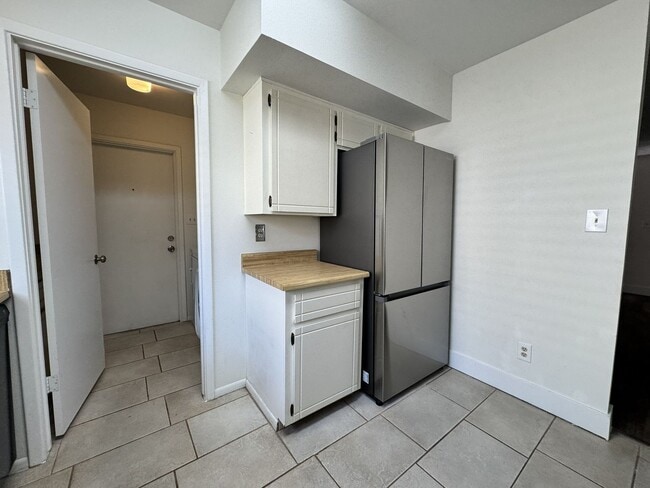 Building Photo - GOLF COURSE HOME W AMENITIES GALORE IN FOUNTAIN OF THE SUN 55+ COMMUNITY & COUNTRY CLUB