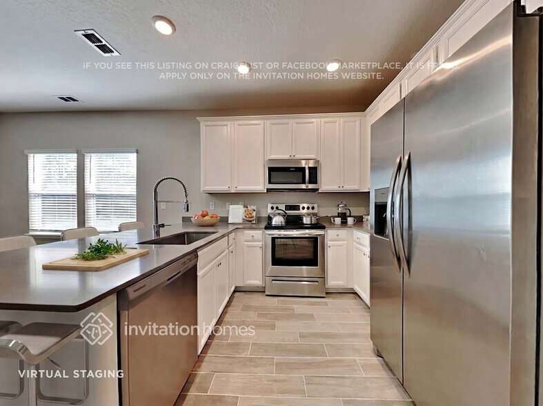 Building Photo - 13294 Shore Grass Dr
