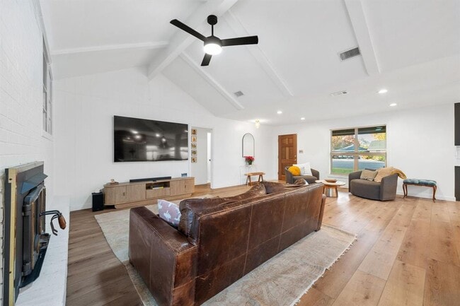 Building Photo - 2303 Inverrary Cir