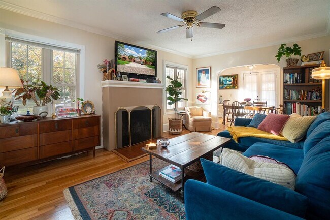 Building Photo - 443 Shine Ave