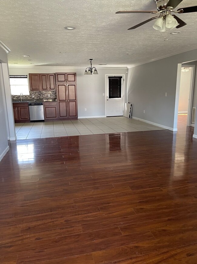 Building Photo - Location & Convenience!!!
