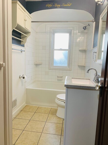 Building Photo - 1915 N Alvin St