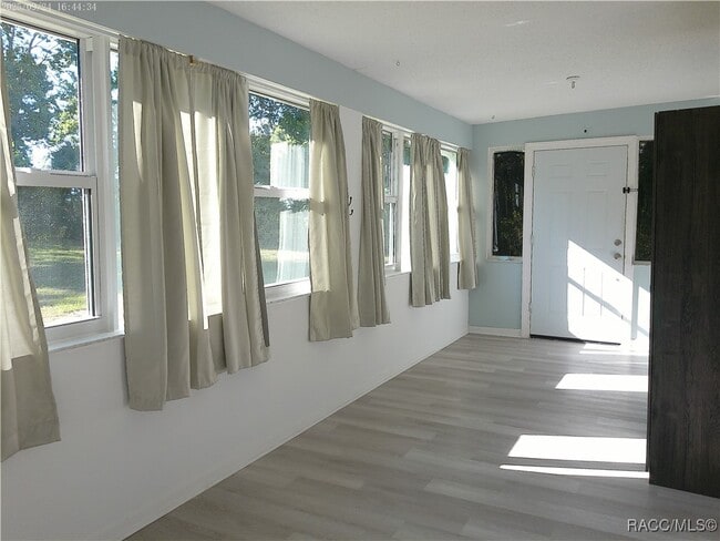 Building Photo - 1080 N Hollywood Cir