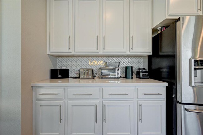 Building Photo - 27017 Strake Ln