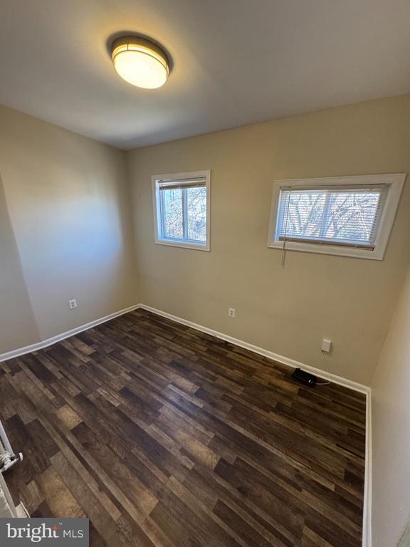 Building Photo - 1809 18th St SE