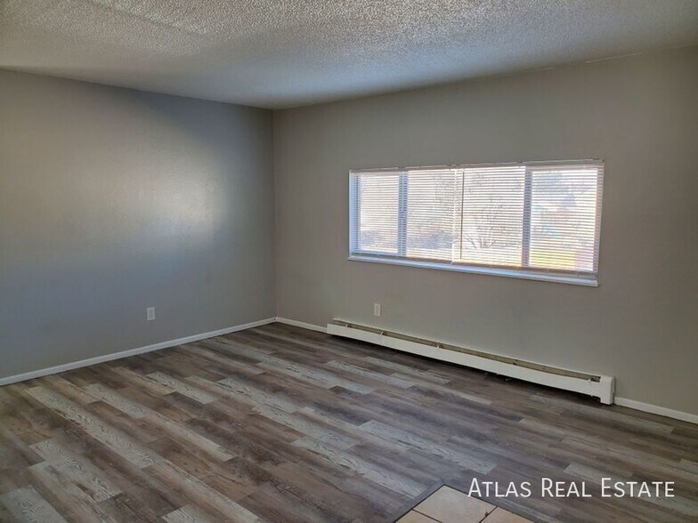 Building Photo - 4319 Dewey Dr