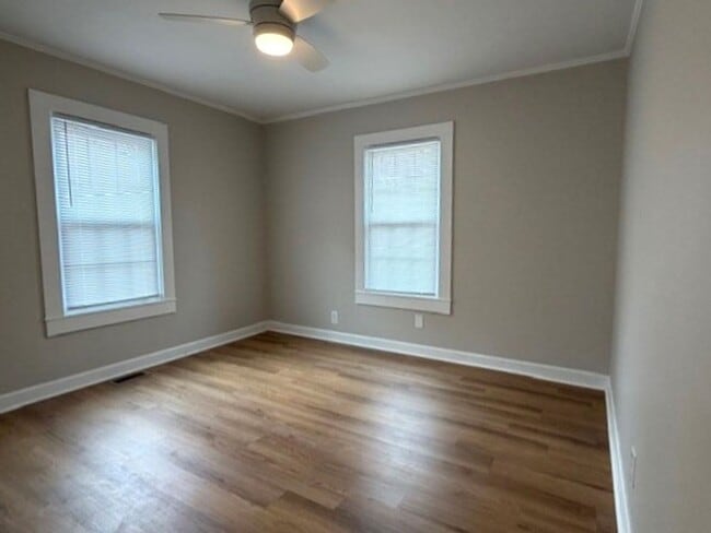 Building Photo - ~~~ What a gem!!- 2 Bedroom Home w/Great features!~~~