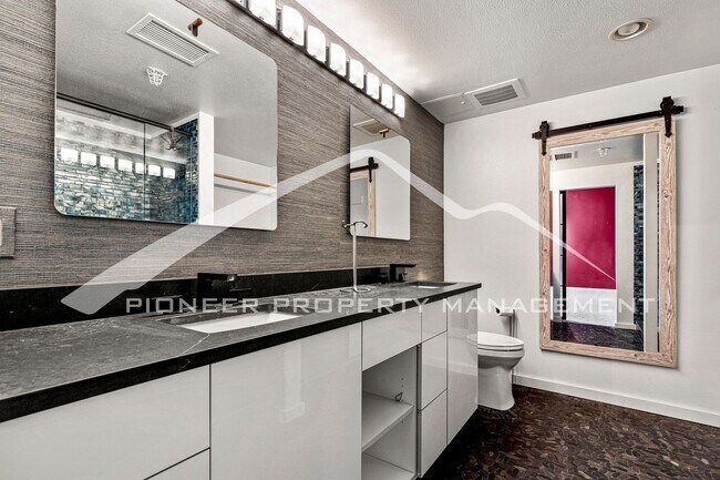Building Photo - Modern Industrial Condo Downtown with Park...